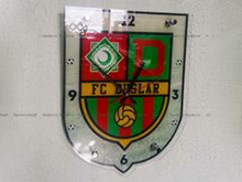 настенные часы с логотипом из оргстекла