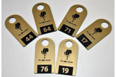 Номерки для гардероба из двухслойного пластика