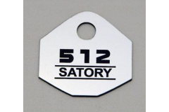 Номерок из металла в форме многоугольника