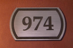 Номерок с закругленными гранями под металл