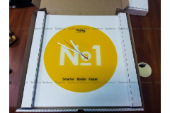 Настенные часы с логотипом квадратные белые