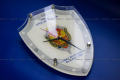 Настенные часы под защитным стеклом